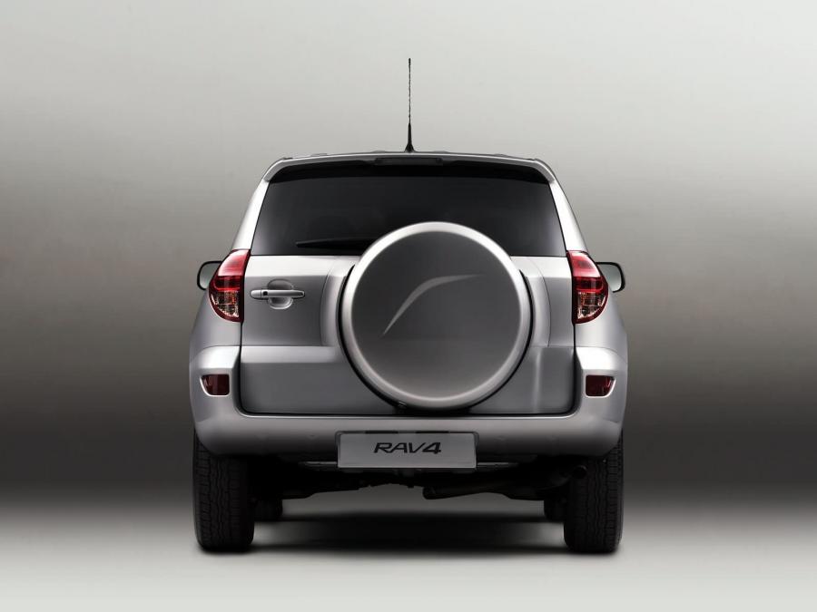  Toyota RAV4 2006 года  (EU) (фото 2 из 2)